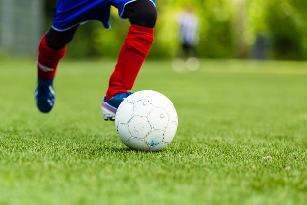 grama sintética é solo para treino de futebol
