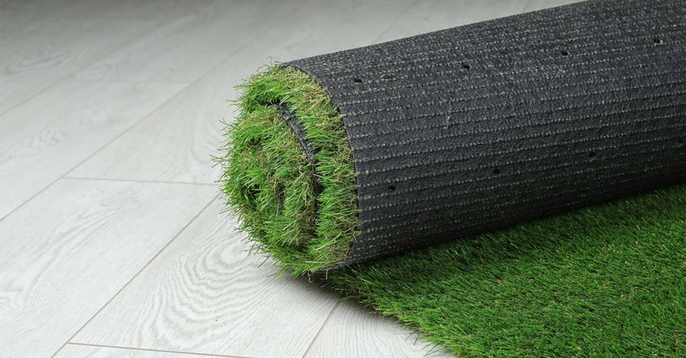 Tapete de grama sintética: conheça as vantagens do material