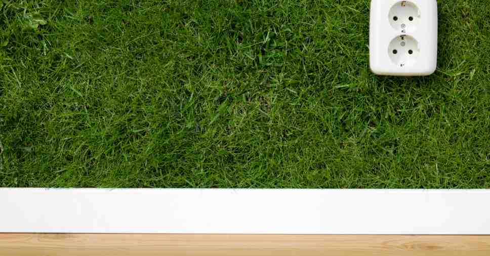 Painel de grama artificial: saiba como usar na decoração!